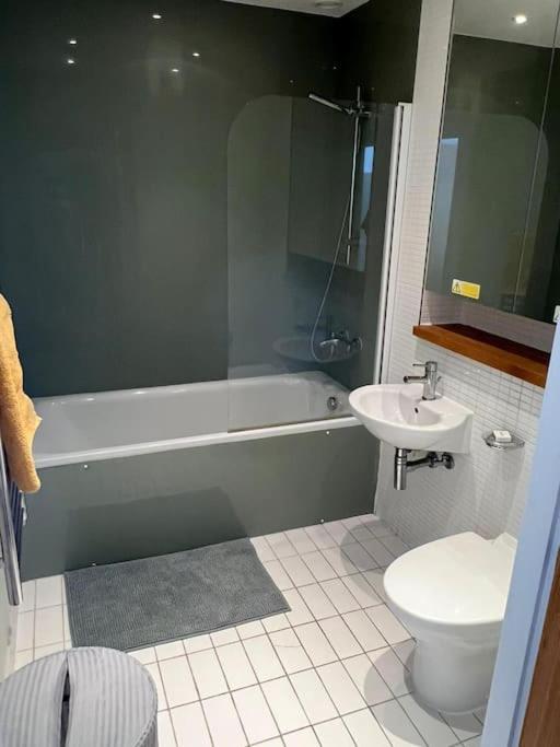 Stunning 2 Bed Flat! Centrally Located In London, Uk! Exterior photo